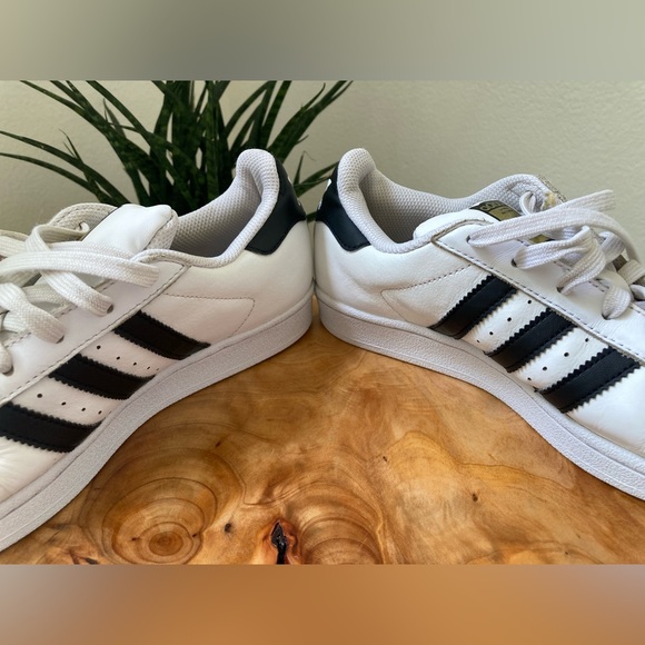 Adidas Superstar Men's 5.5 - Picture 6 of 15